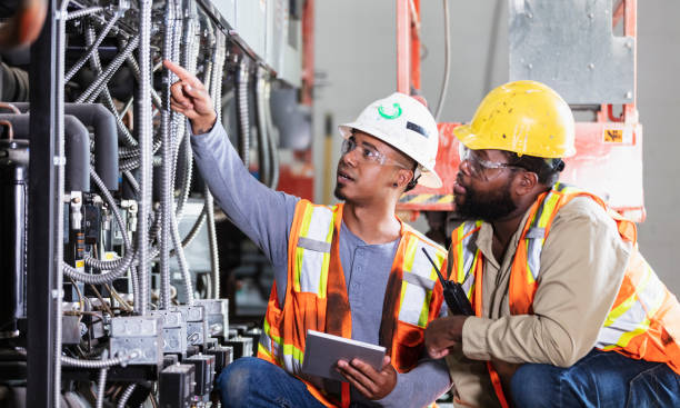 Best Commercial Electrician Services  in Meiners Oaks, CA
